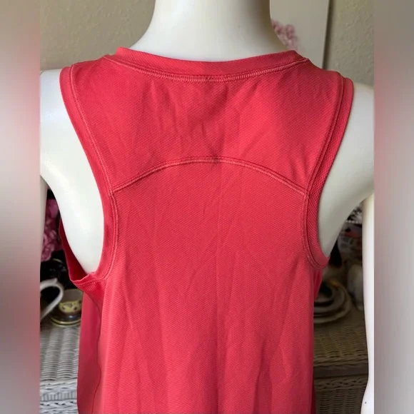 Lululemon sculpt tank top in Coral Pink color Size 8 - Picture 4 of 7